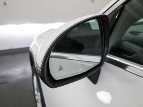 Used 2023 Mercedes-Benz GLC 300 4MATIC image 22