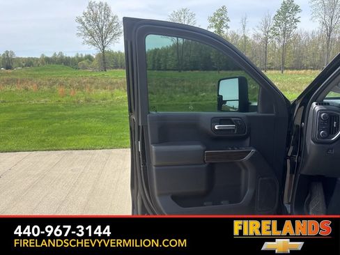 Certified 2021 Chevrolet Silverado 1500 LT w/ Convenience Package II AWD/4WD image 10