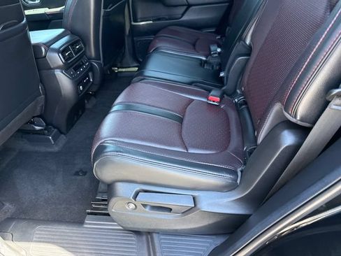 Used 2025 Honda Pilot Black Edition image 19