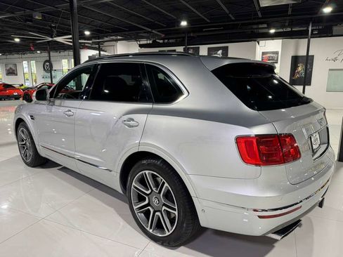 Used 2018 Bentley Bentayga image 5