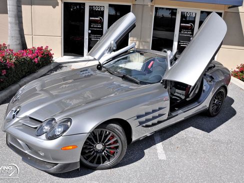 Used 2009 Mercedes-Benz SLR image 32