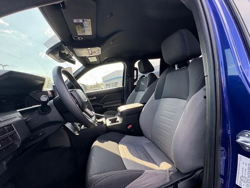 Used 2025 Toyota Tacoma TRD Off-Road AWD/4WD image 15