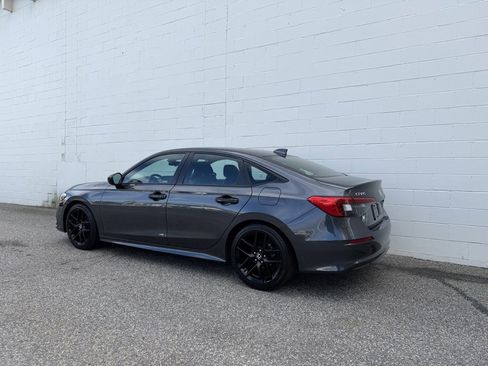 Used 2023 Honda Civic Sport image 2