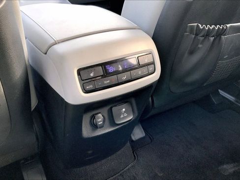 Used 2022 Hyundai Palisade SEL w/ Premium Package image 32