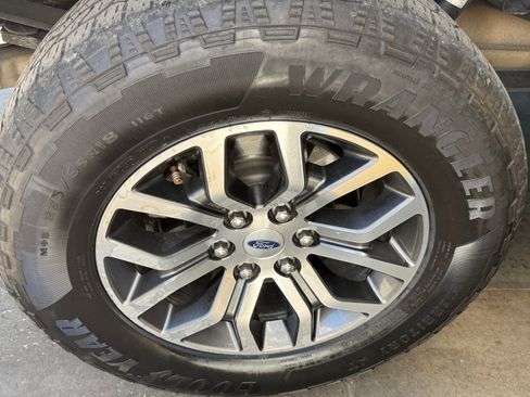 Used 2021 Ford F150 Lariat AWD/4WD image 32