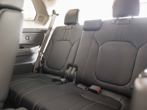 Used 2025 Honda Pilot Elite image 36