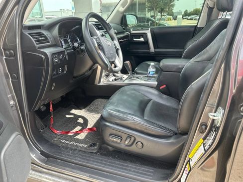 Used 2016 Toyota 4Runner Limited AWD/4WD image 3