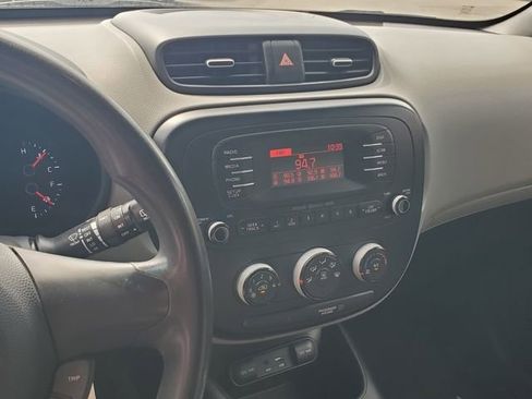 Used 2015 Kia Soul image 18