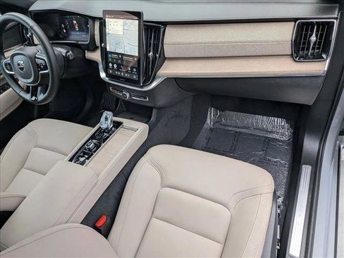 Certified 2025 Volvo XC90 B5 Core w/ Protection Package Premier image 24