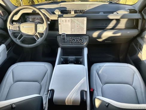 Used 2026 Land Rover Defender 110 S image 12