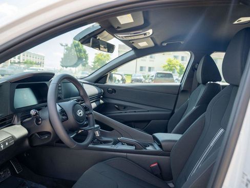 New 2025 Hyundai Elantra Sport image 19