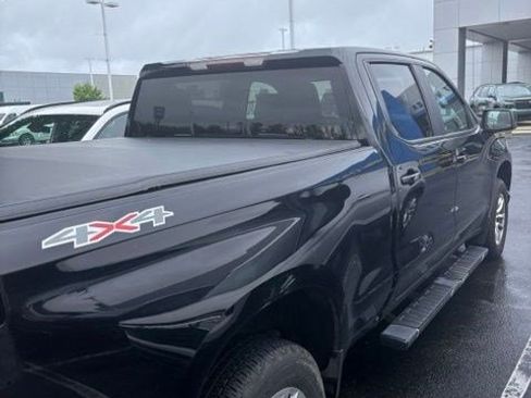 Used 2021 Chevrolet Silverado 1500 RST AWD/4WD image 3