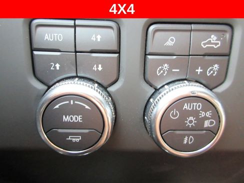 Certified 2025 GMC Sierra 2500 AT4 w/ AT4 Premium Plus Package AWD/4WD image 35