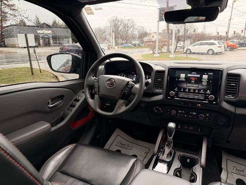 Used 2024 Nissan Frontier PRO-4X w/ Pro Premium Package image 32