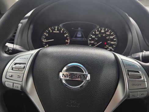 Used 2017 Nissan Altima 2.5 S w/ Power Driver Seat Package FWD image 5