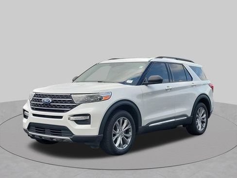 Used 2020 Ford Explorer XLT w/ Equipment Group 202A AWD/4WD image 1