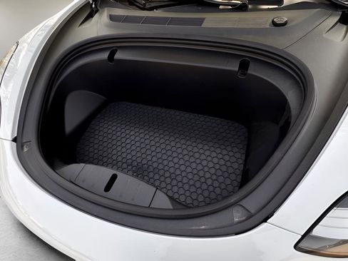 Used 2020 Tesla Model 3 Performance image 22