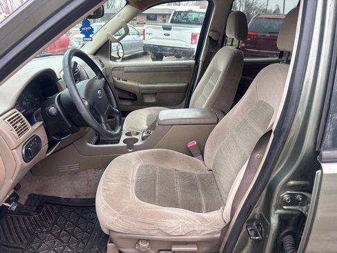 Used 2004 Ford Explorer Sport XLT image 12