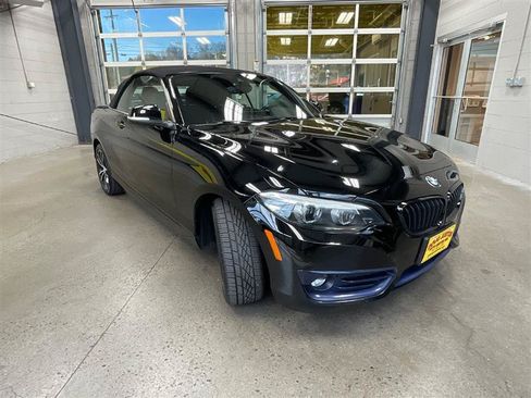 Used 2020 BMW 230i xDrive Convertible w/ Premium Package AWD/4WD image 7