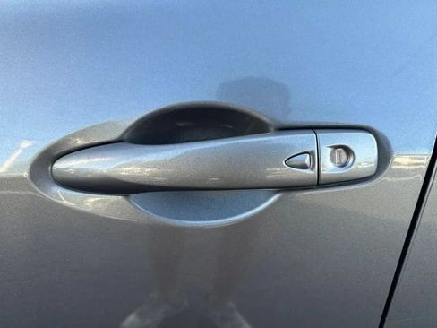 Used 2020 Nissan Kicks SR FWD image 11
