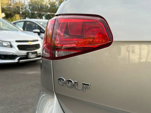 Used 2016 Volkswagen Golf S image 9