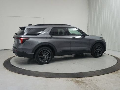 Used 2025 Ford Explorer ST-Line w/ Premium Package RWD image 7