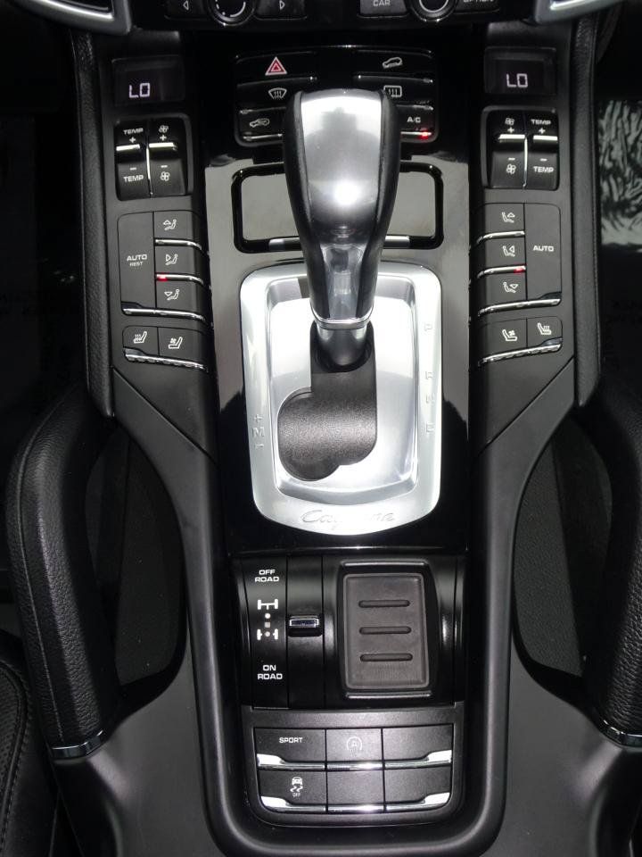 Used 2016 Porsche Cayenne AWD/4WD image 19