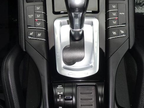 Used 2016 Porsche Cayenne AWD/4WD image 19