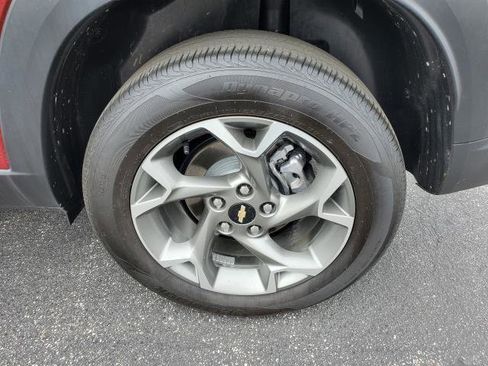 Used 2025 Chevrolet Trax LT FWD image 29