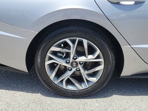 Used 2023 Hyundai Sonata SEL w/ Convenience Package FWD image 5