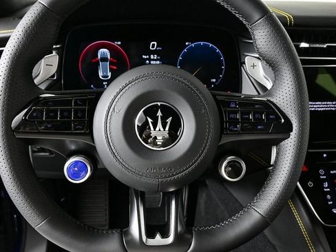 New 2025 Maserati Grecale GT image 11