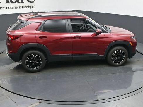 Used 2023 Chevrolet TrailBlazer LT AWD/4WD image 33