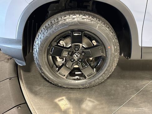 New 2026 Honda Ridgeline Black Edition image 2