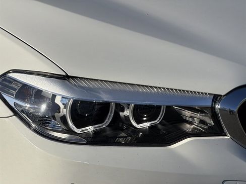 Used 2018 BMW 530i RWD image 12