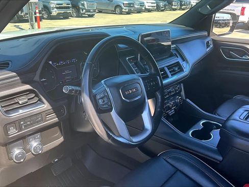 Used 2021 GMC Yukon SLT w/ SLT Premium Package image 18