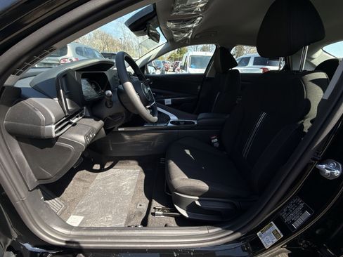 New 2026 Hyundai Elantra Blue image 13