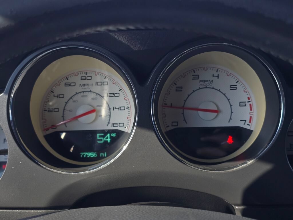 Used 2014 Dodge Challenger R/T RWD image 25