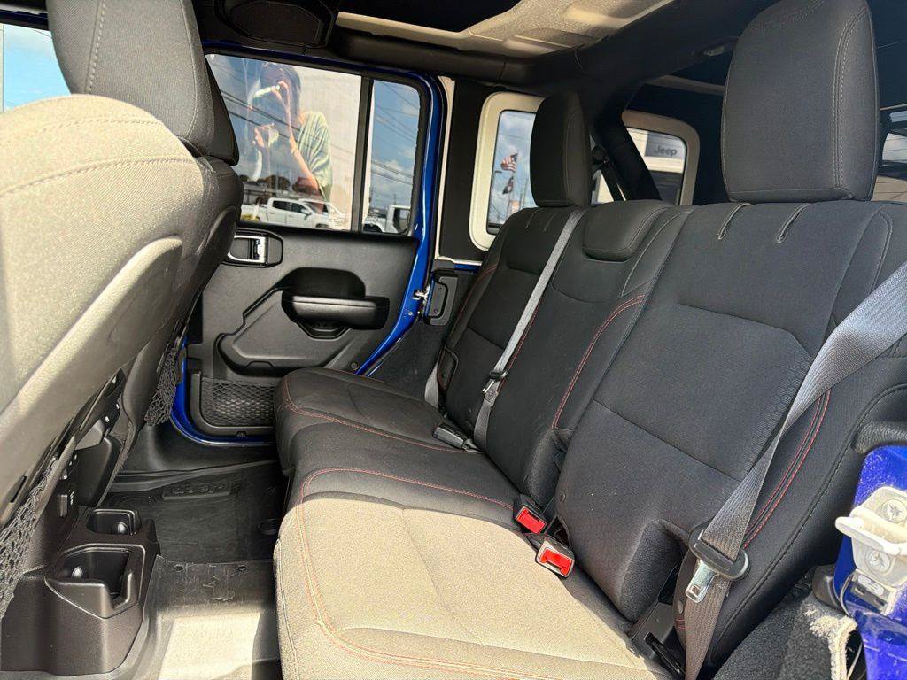 Used 2018 Jeep Wrangler Unlimited Rubicon AWD/4WD image 18