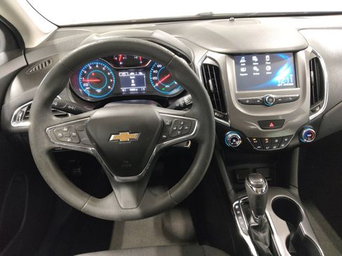 Used 2018 Chevrolet Cruze LT FWD image 22