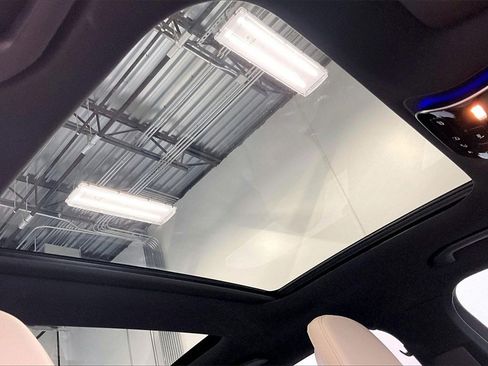 Used 2025 Mercedes-Benz C 300 Sedan image 14