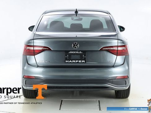 Certified 2023 Volkswagen Jetta SE FWD image 43