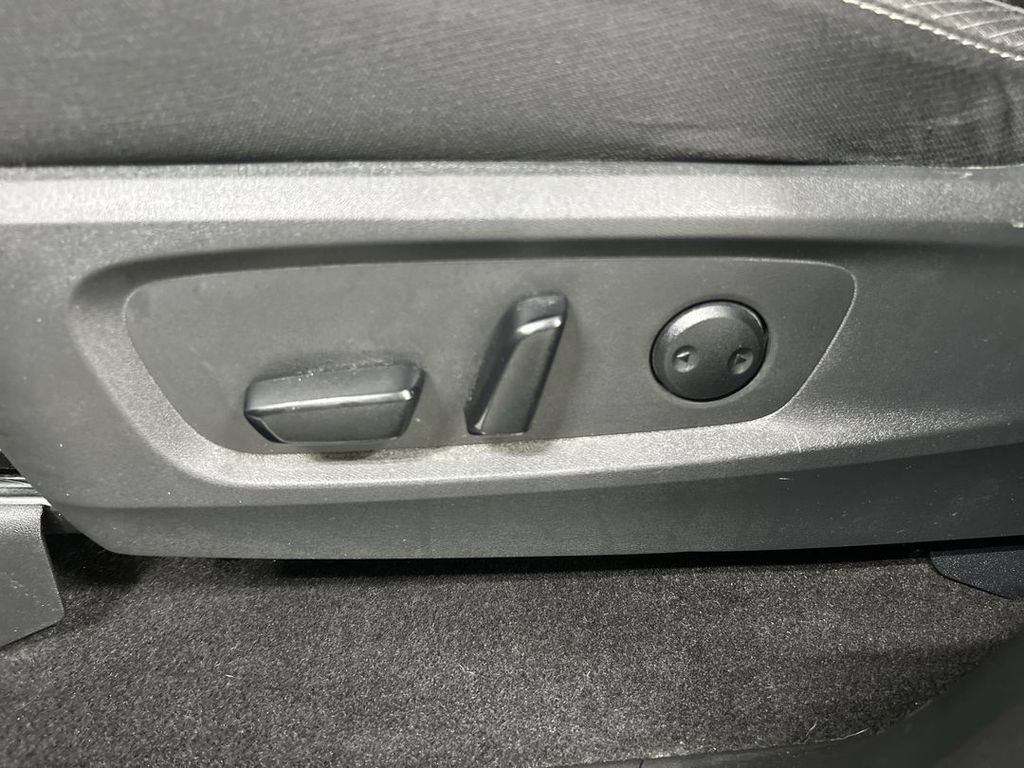 Used 2023 Nissan Pathfinder SV w/ SV Premium Package AWD/4WD image 10