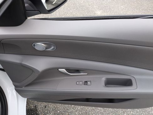New 2026 Hyundai Elantra SE FWD image 43