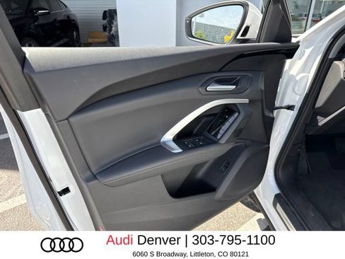 Used 2025 Audi Q5 Premium w/ Convenience Package AWD/4WD image 9