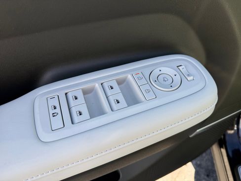 New 2025 Hyundai Santa Fe Calligraphy AWD/4WD image 18