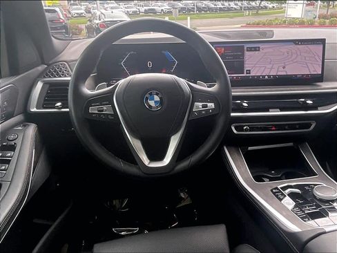 Used 2024 BMW X5 xDrive50e w/ Parking Assistance Package AWD/4WD image 8