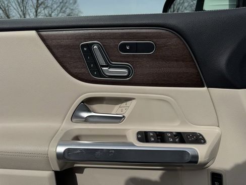 Certified 2021 Mercedes-Benz GLB 250 4MATIC image 18