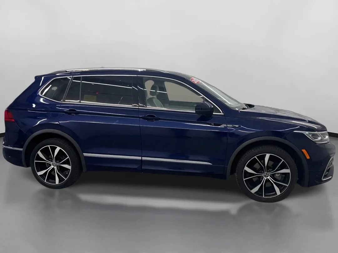 Used 2022 Volkswagen Tiguan SEL R-Line AWD/4WD image 11