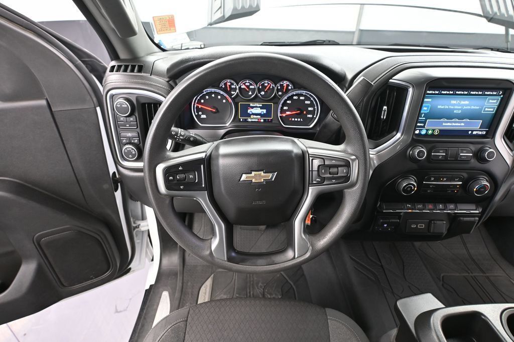 Used 2022 Chevrolet Silverado 2500 LT AWD/4WD image 20