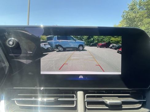 Used 2024 Chevrolet Trax LT w/ Driver Confidence Package FWD image 17